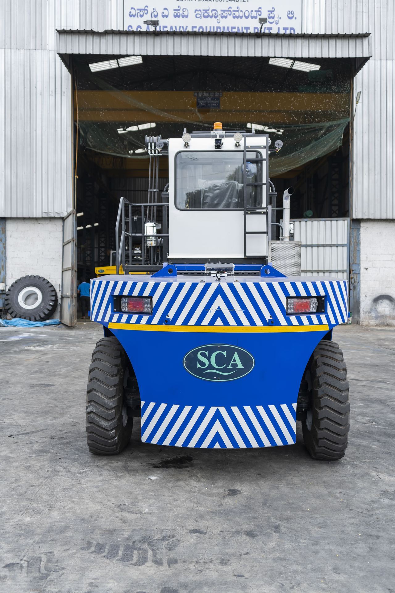 40 Ton Forklift - LT-40 | SCA Heavy Equipment